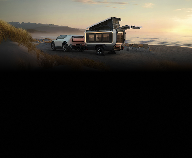 Honda Base Station with open Roof parked in a beach